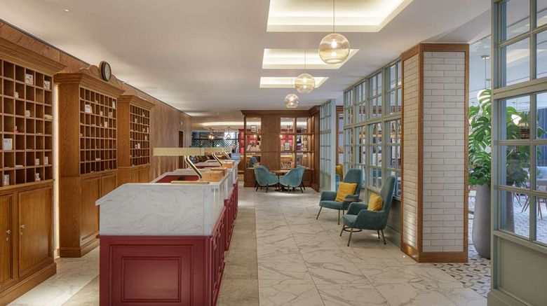 <b>DoubleTree by Hilton Bath Lobby</b>. Images powered by <a href="https://iceportal.shijigroup.com/" title="IcePortal" target="_blank">IcePortal</a>.