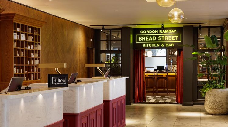 DoubleTree by Hilton Bath Lobby