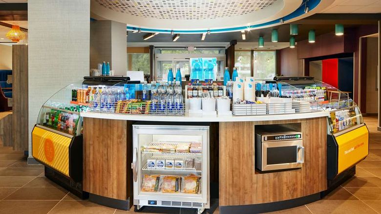 <b>Tru by Hilton Charleston Airport Restaurant</b>. Images powered by <a href="https://iceportal.shijigroup.com/" title="IcePortal" target="_blank">IcePortal</a>.