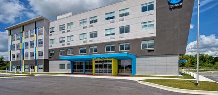 Tru by Hilton Auburn Exterior