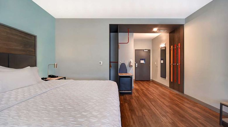 <b>Tru by Hilton Auburn Room</b>. Images powered by <a href="https://iceportal.shijigroup.com/" title="IcePortal" target="_blank">IcePortal</a>.