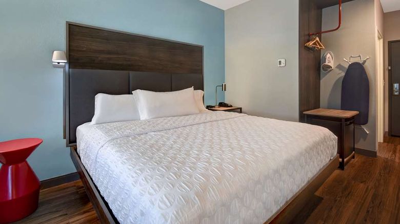 <b>Tru by Hilton Auburn Room</b>. Images powered by <a href="https://iceportal.shijigroup.com/" title="IcePortal" target="_blank">IcePortal</a>.