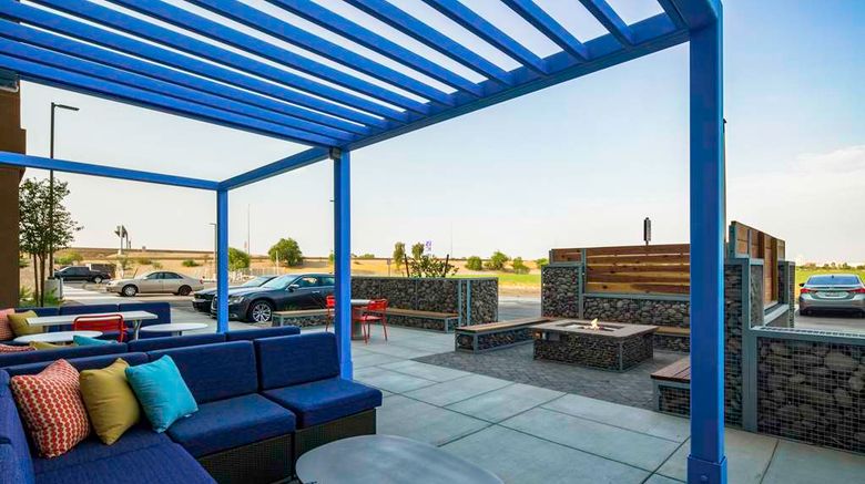 <b>Tru by Hilton Goodyear Phoenix West Exterior</b>. Images powered by <a href="https://iceportal.shijigroup.com/" title="IcePortal" target="_blank">IcePortal</a>.