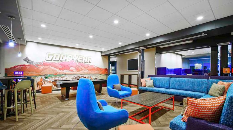 <b>Tru by Hilton Goodyear Phoenix West Lobby</b>. Images powered by <a href="https://iceportal.shijigroup.com/" title="IcePortal" target="_blank">IcePortal</a>.