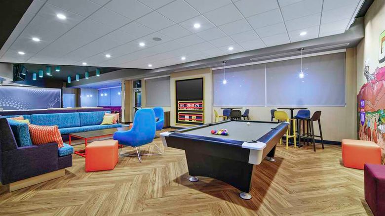 <b>Tru by Hilton Goodyear Phoenix West Lobby</b>. Images powered by <a href="https://iceportal.shijigroup.com/" title="IcePortal" target="_blank">IcePortal</a>.