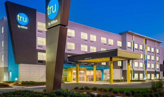 Tru by Hilton Savannah Airport Exterior
