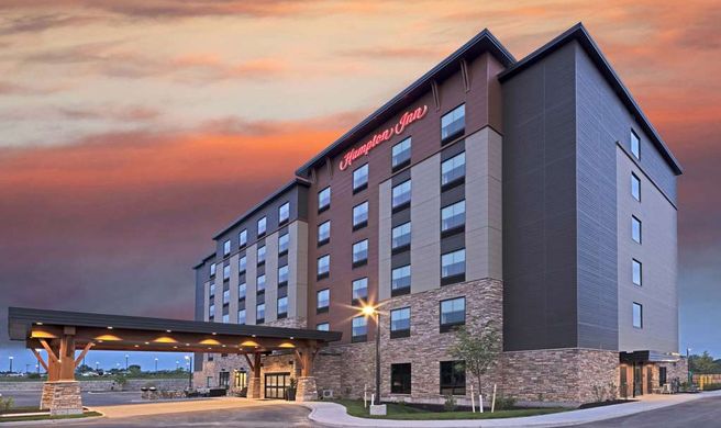 Hampton Inn Verona at Turning Stone Exterior