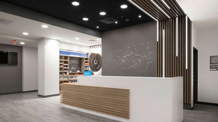 Hampton Inn Verona at Turning Stone Lobby