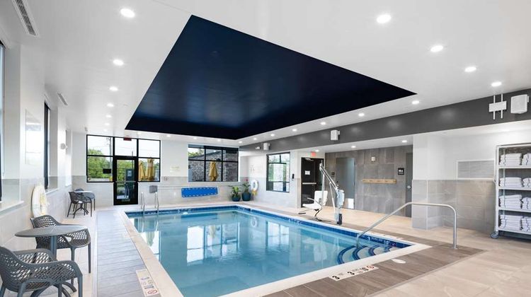Hampton Inn Verona at Turning Stone Pool