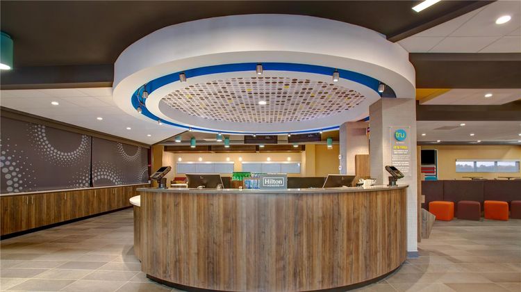 Tru by Hilton Alcoa Knoxville Airport Lobby
