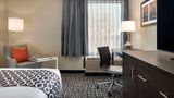 <b>La Quinta Inn & Suites by Wyndham Room</b>. Images powered by <a href="https://iceportal.shijigroup.com/" title="IcePortal" target="_blank">IcePortal</a>.