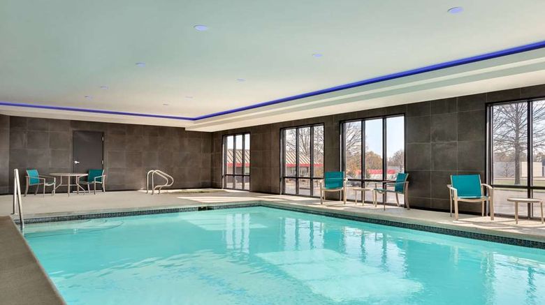<b>La Quinta Inn & Suites by Wyndham Pool</b>. Images powered by <a href="https://iceportal.shijigroup.com/" title="IcePortal" target="_blank">IcePortal</a>.