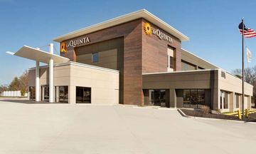 La Quinta Inn & Suites by Wyndham