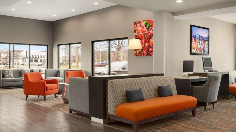 <b>La Quinta Inn & Suites by Wyndham Lobby</b>. Images powered by <a href="https://iceportal.shijigroup.com/" title="IcePortal" target="_blank">IcePortal</a>.