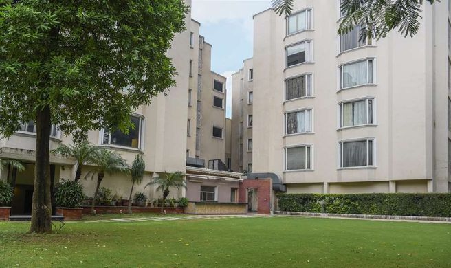 Sarovar Portico, Surajkund Exterior