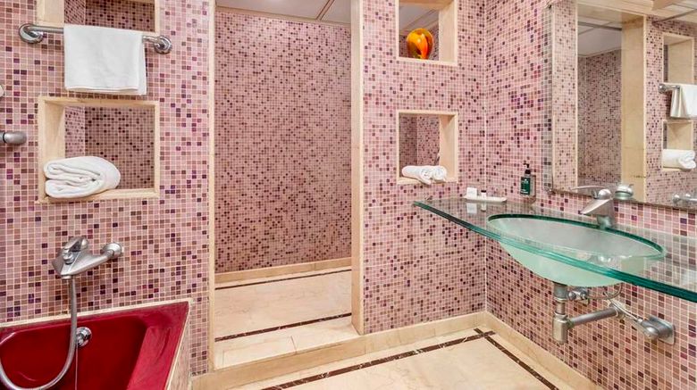 <b>Sarovar Portico Kalupur-Ahmedabad Suite</b>. Images powered by <a href="https://iceportal.shijigroup.com/" title="IcePortal" target="_blank">IcePortal</a>.