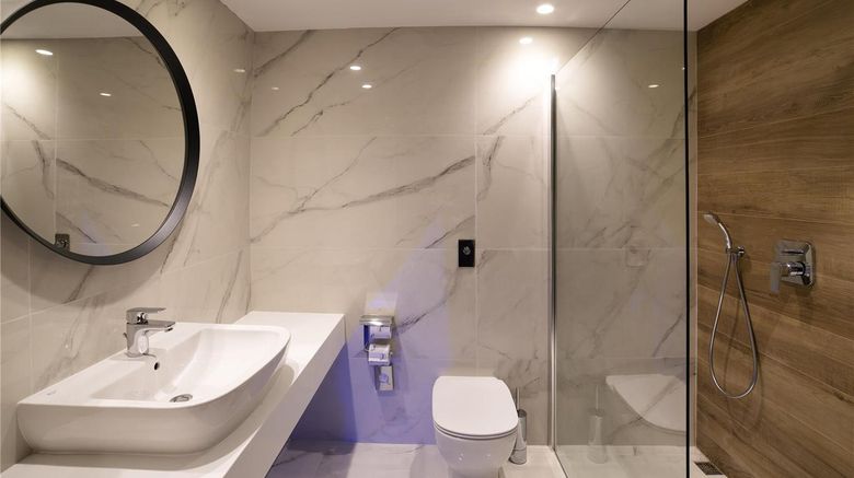 <b>Mercure St. Julian's Malta Room</b>. Images powered by <a href="https://iceportal.shijigroup.com/" title="IcePortal" target="_blank">IcePortal</a>.