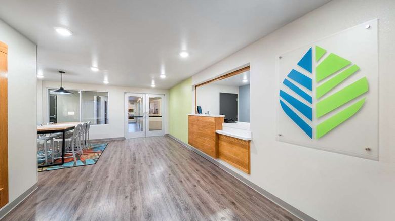 <b>WoodSpring Suites Dallas/Plano Lobby</b>. Images powered by <a href="https://iceportal.shijigroup.com/" title="IcePortal" target="_blank">IcePortal</a>.