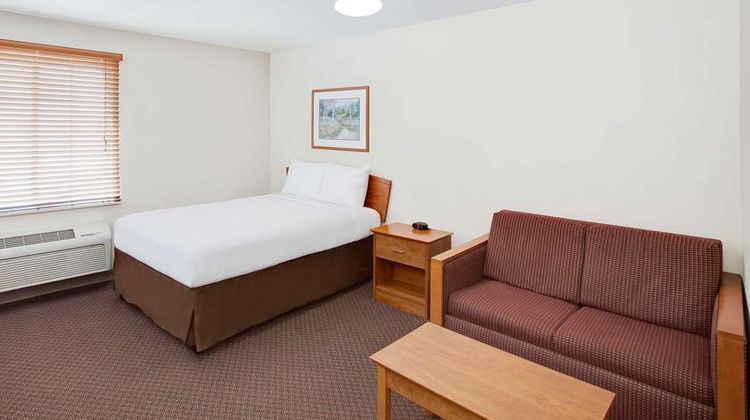 WoodSpring Suites Denton Room