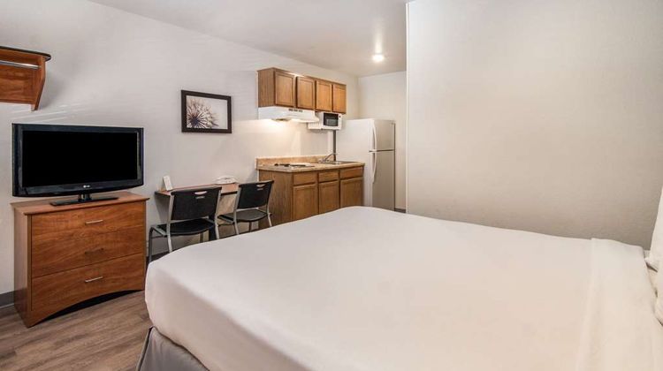 WoodSpring Suites Denton Suite