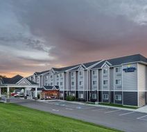 Microtel Inn Suites by Wyndham Exterior