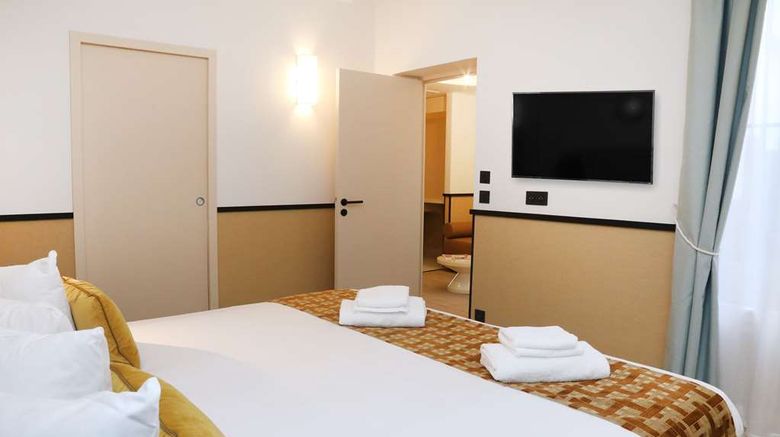 <b>The Five Hotel Room</b>. Images powered by <a href="https://iceportal.shijigroup.com/" title="IcePortal" target="_blank">IcePortal</a>.