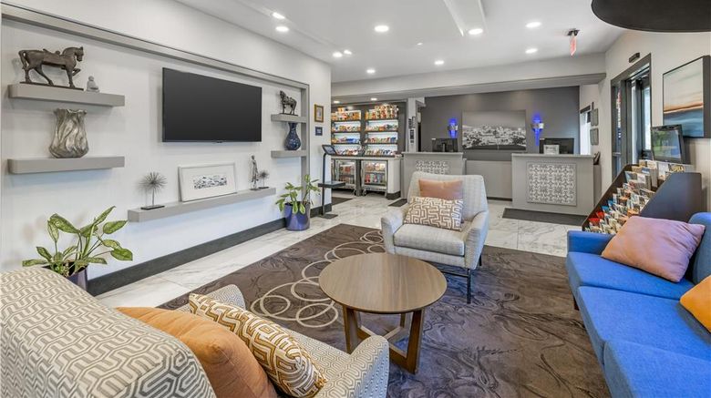 <b>Best Western Independence Kansas City Lobby</b>. Images powered by <a href="https://iceportal.shijigroup.com/" title="IcePortal" target="_blank">IcePortal</a>.