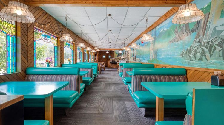 Stoke Hotel, SureStay Collection By BW Restaurant
