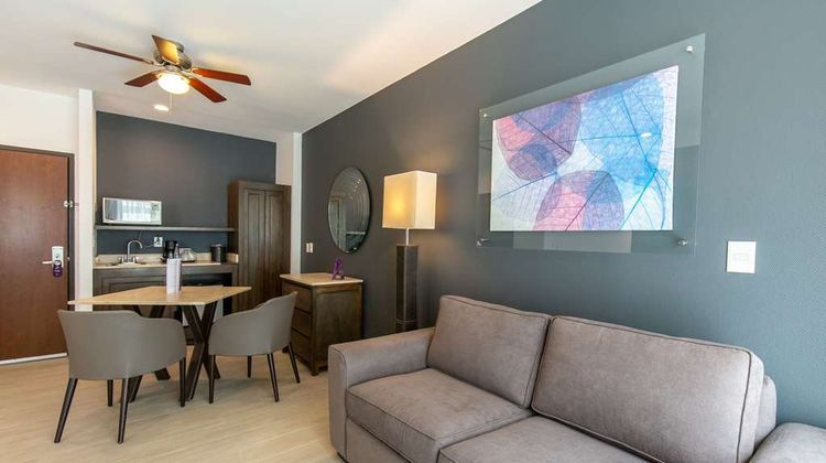 HS HOTSSON Smart Leon Centro Max Suite