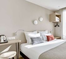 Hotel CourSeine Room