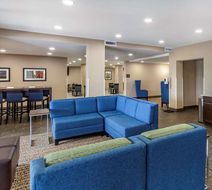 Comfort Inn & Suites Lobby