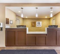 Quality Inn & Suites Lobby