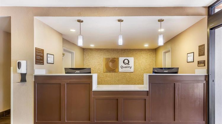 Quality Inn & Suites Lobby
