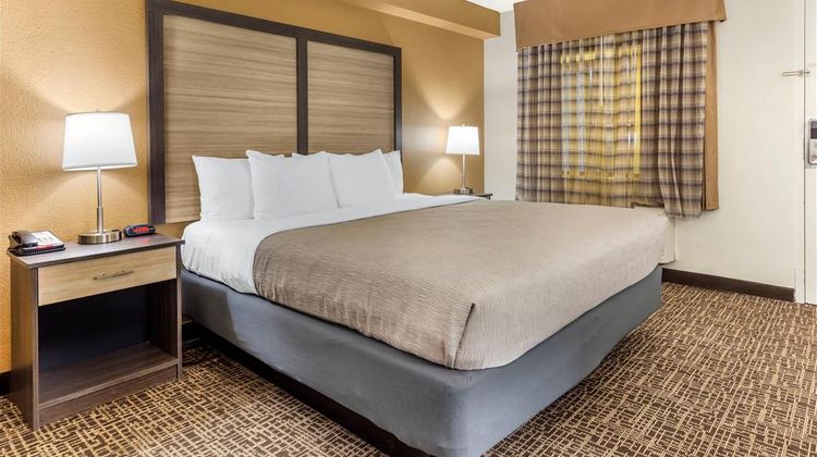 Quality Inn & Suites Room