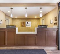 Quality Inn & Suites Lobby