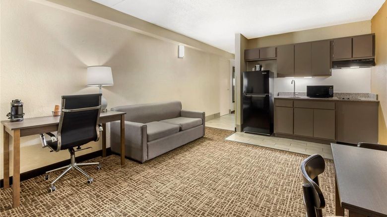 <b>Quality Inn & Suites Suite</b>. Images powered by <a href="https://iceportal.shijigroup.com/" title="IcePortal" target="_blank">IcePortal</a>.
