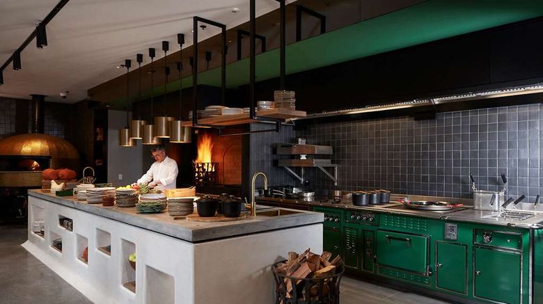 <b>QT Auckland Restaurant</b>. Images powered by <a href="https://iceportal.shijigroup.com/" title="IcePortal" target="_blank">IcePortal</a>.