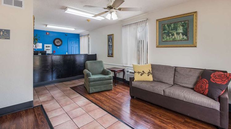 Rodeway Inn Lobby