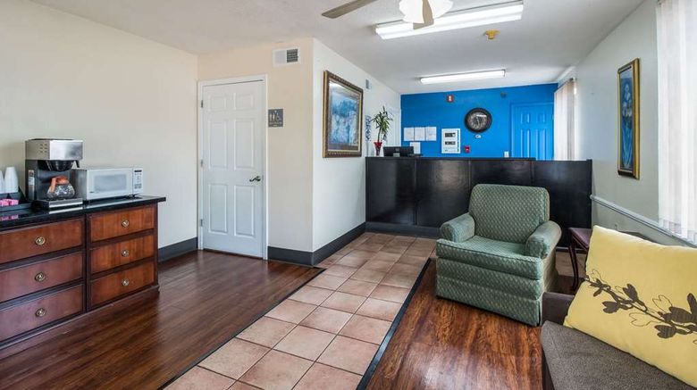 <b>Rodeway Inn Lobby</b>. Images powered by <a href="https://iceportal.shijigroup.com/" title="IcePortal" target="_blank">IcePortal</a>.