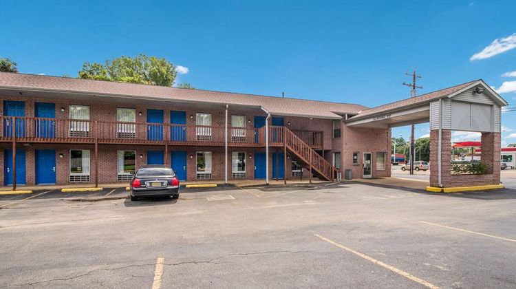 Rodeway Inn Exterior