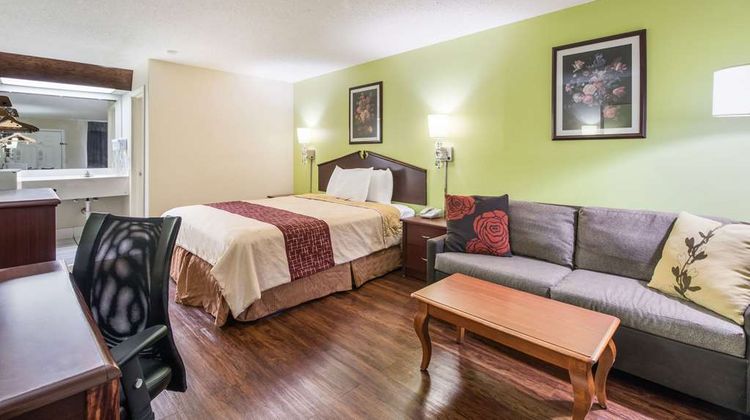 Rodeway Inn Room