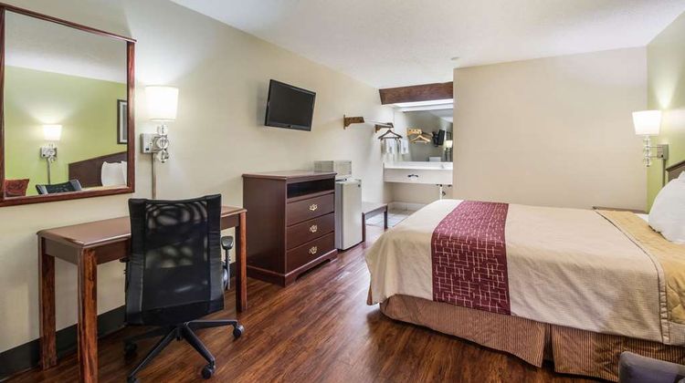 Rodeway Inn Room