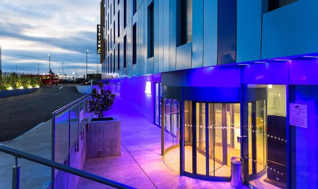 Atrium Hotel Heathrow Exterior