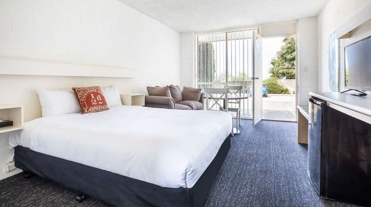 Mulgrave Court Motor Inn Room