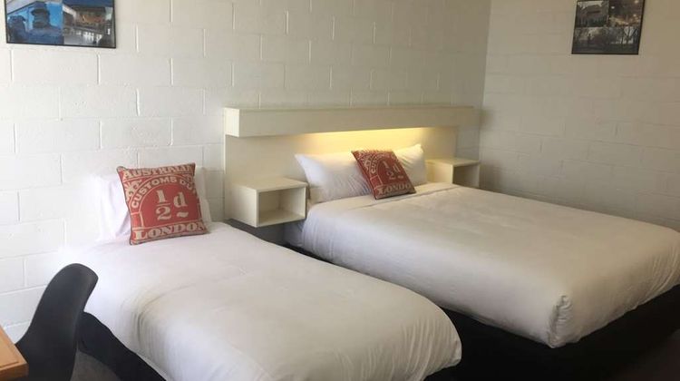 Mulgrave Court Motor Inn Room