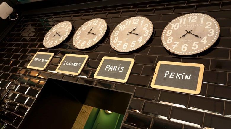<b>Arty Paris Porte de Versailles Lobby</b>. Images powered by <a href="https://iceportal.shijigroup.com/" title="IcePortal" target="_blank">IcePortal</a>.