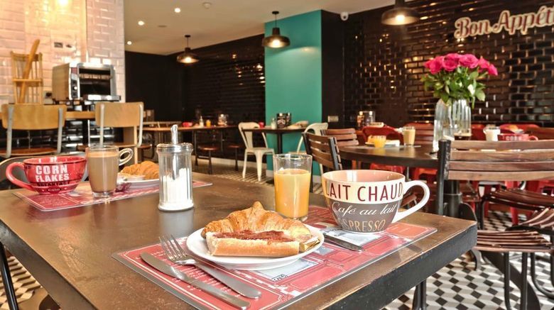 <b>Arty Paris Porte de Versailles Restaurant</b>. Images powered by <a href="https://iceportal.shijigroup.com/" title="IcePortal" target="_blank">IcePortal</a>.