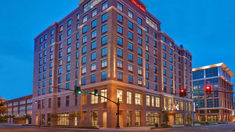 Hampton Inn & Stes Downtown Capitol View Exterior