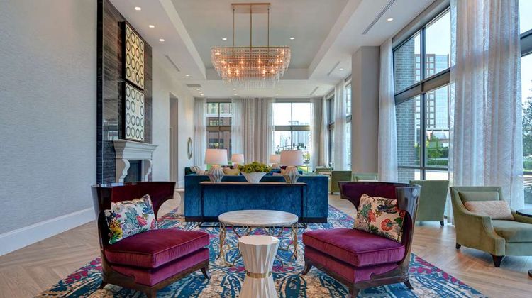 Hampton Inn & Stes Downtown Capitol View Lobby