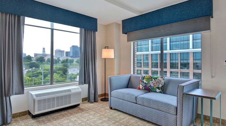 <b>Hampton Inn & Stes Downtown Capitol View Room</b>. Images powered by <a href="https://iceportal.shijigroup.com/" title="IcePortal" target="_blank">IcePortal</a>.